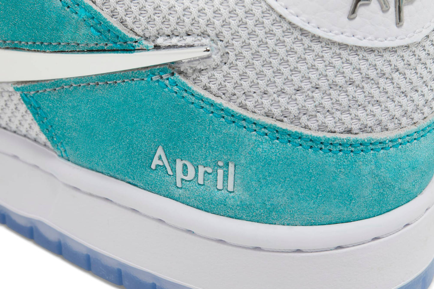 April Skateboards X Nike Dunk Low SB 'Turbo Green' FD2562-400