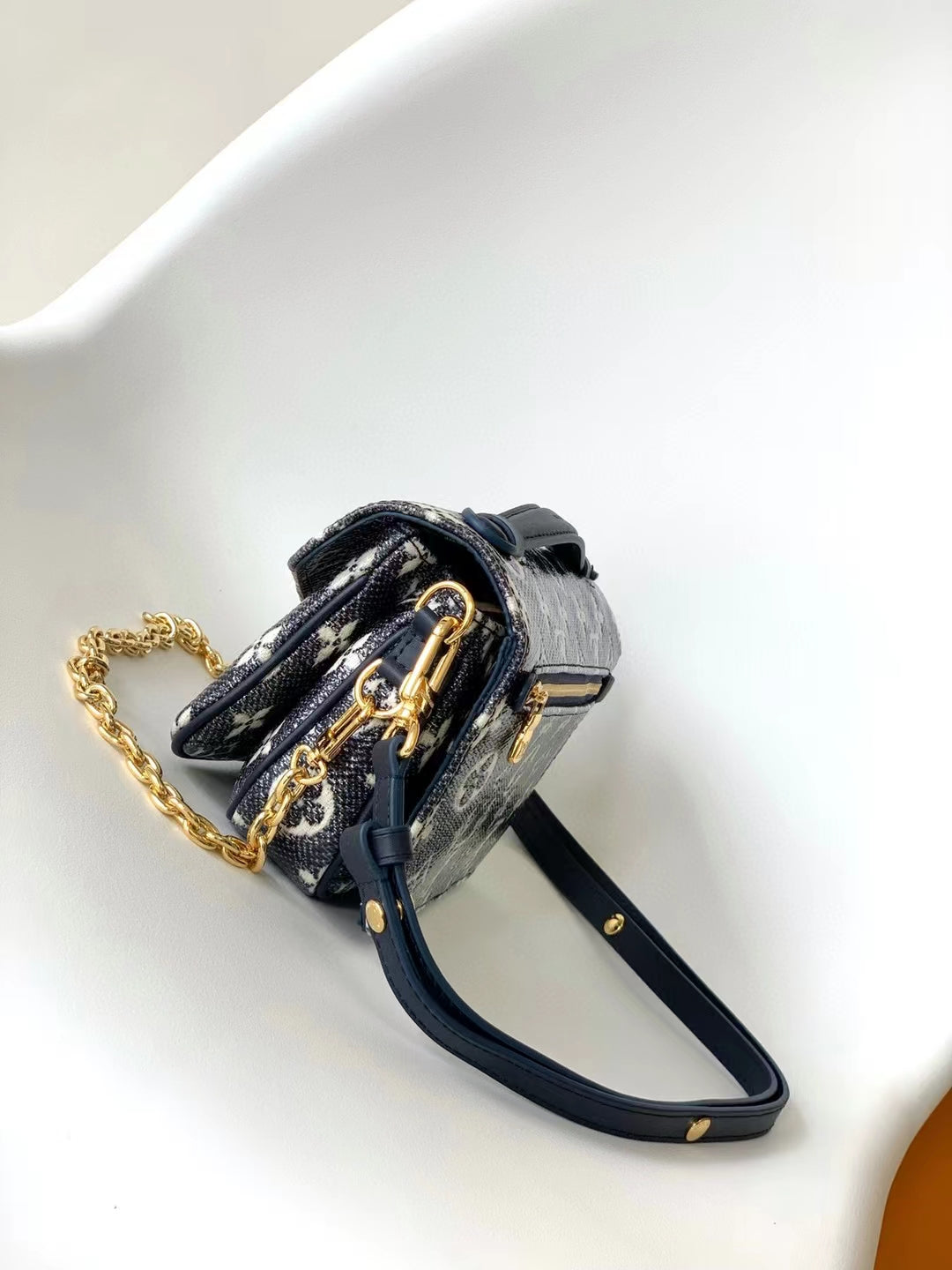 Louis Vuitton Pochette Metis East West Monogram Empreinte Navy Blue Leather Crossbody Bag