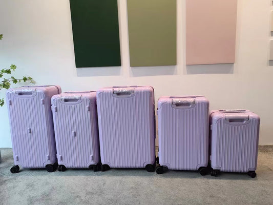 Modern Lavender Purple Hardshell Spinner Suitcase Set