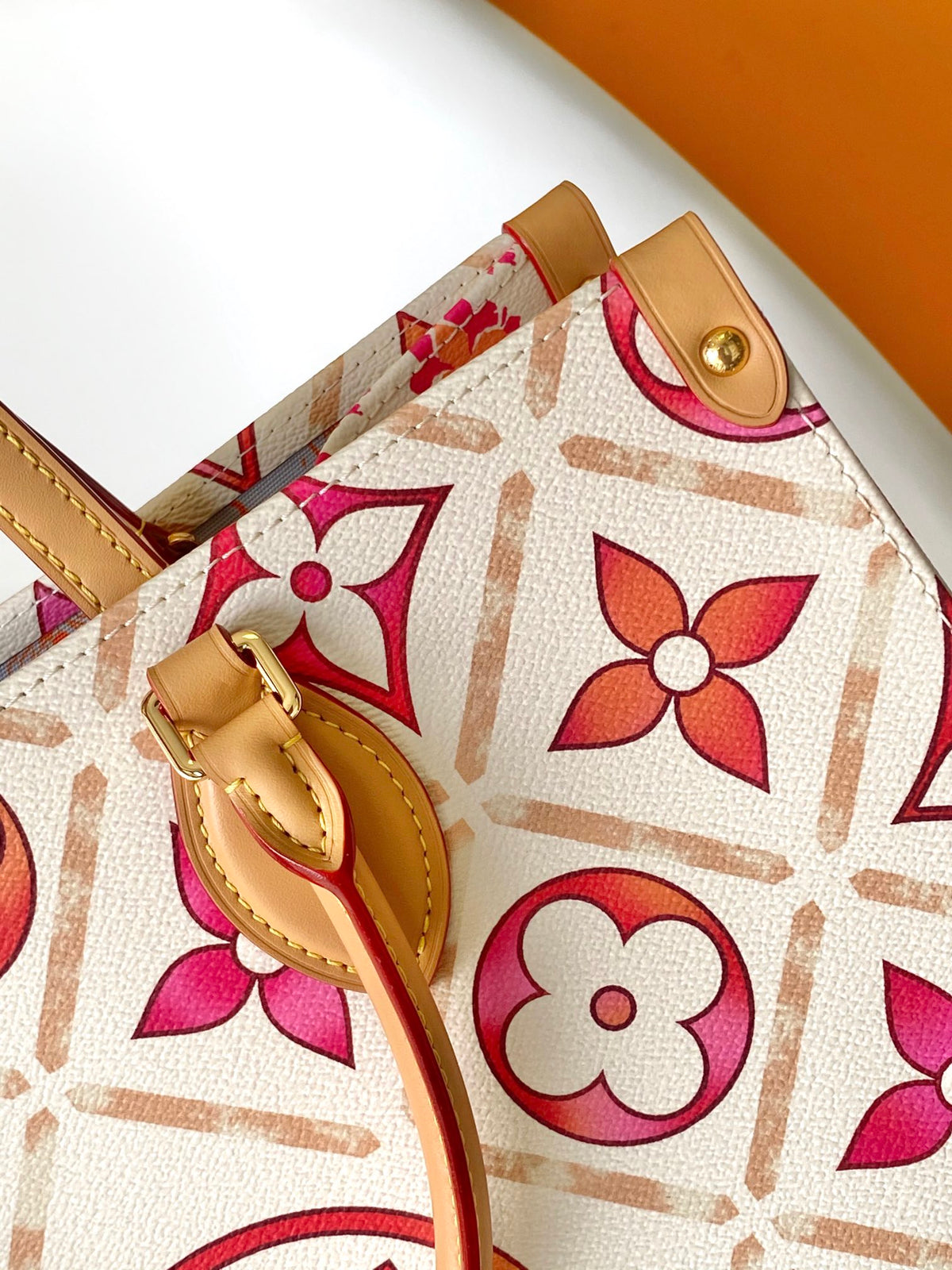 Louis Vuitton Onthego Tote Monogram Giant Wild at Heart Cream Canvas Handbag