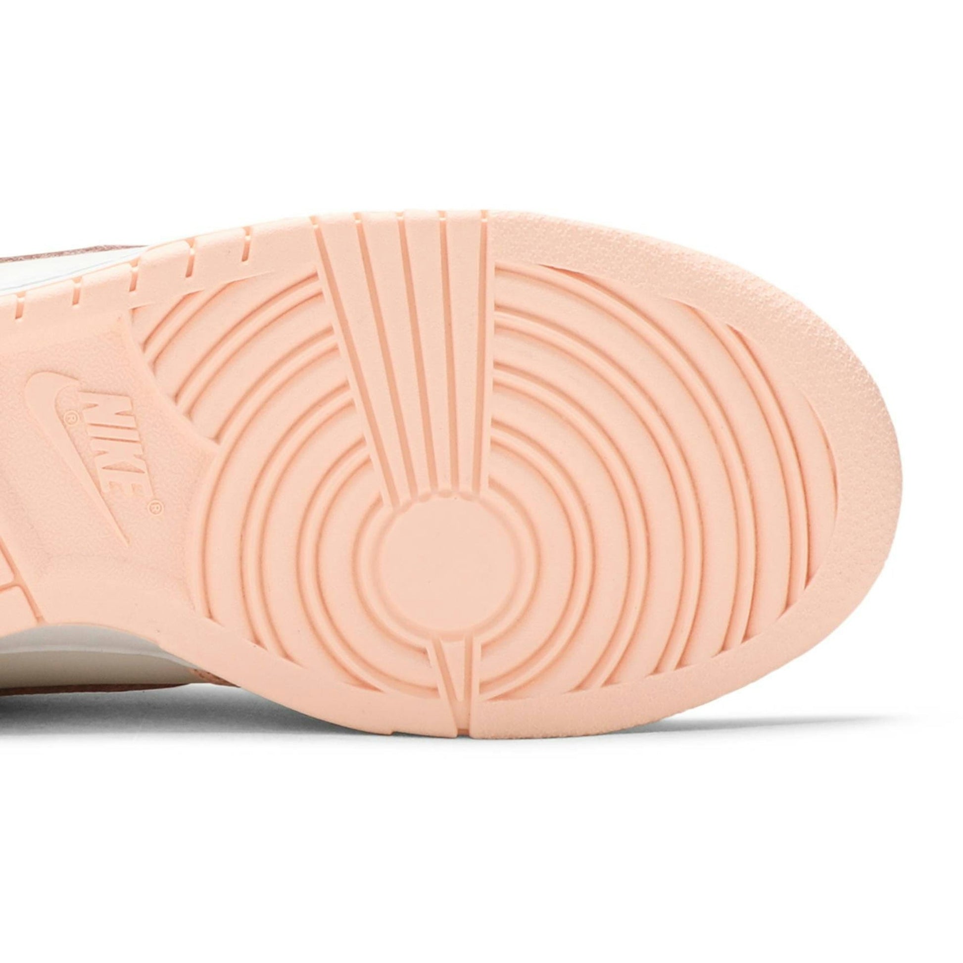 ( Women ) Nike Dunk High 'Crimson Tint' DD1869-104