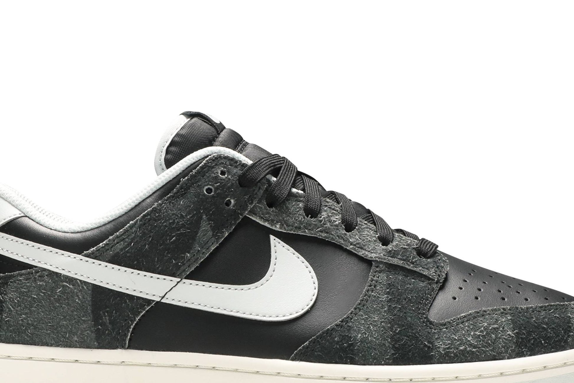Nike Dunk Low Premium 'Animal Pack – Zebra' DH7913-001