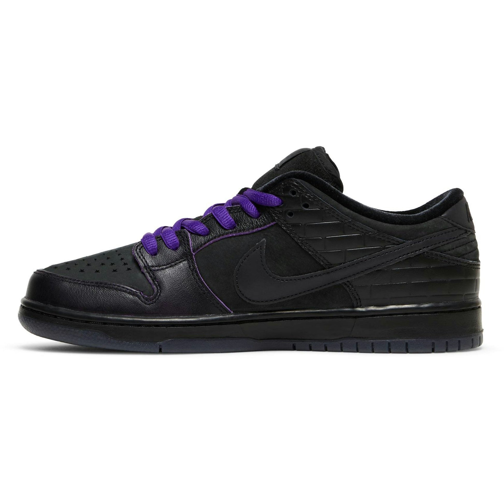 Familia X Nike SB Dunk Low Pro QS First Avenue DJ1159-001