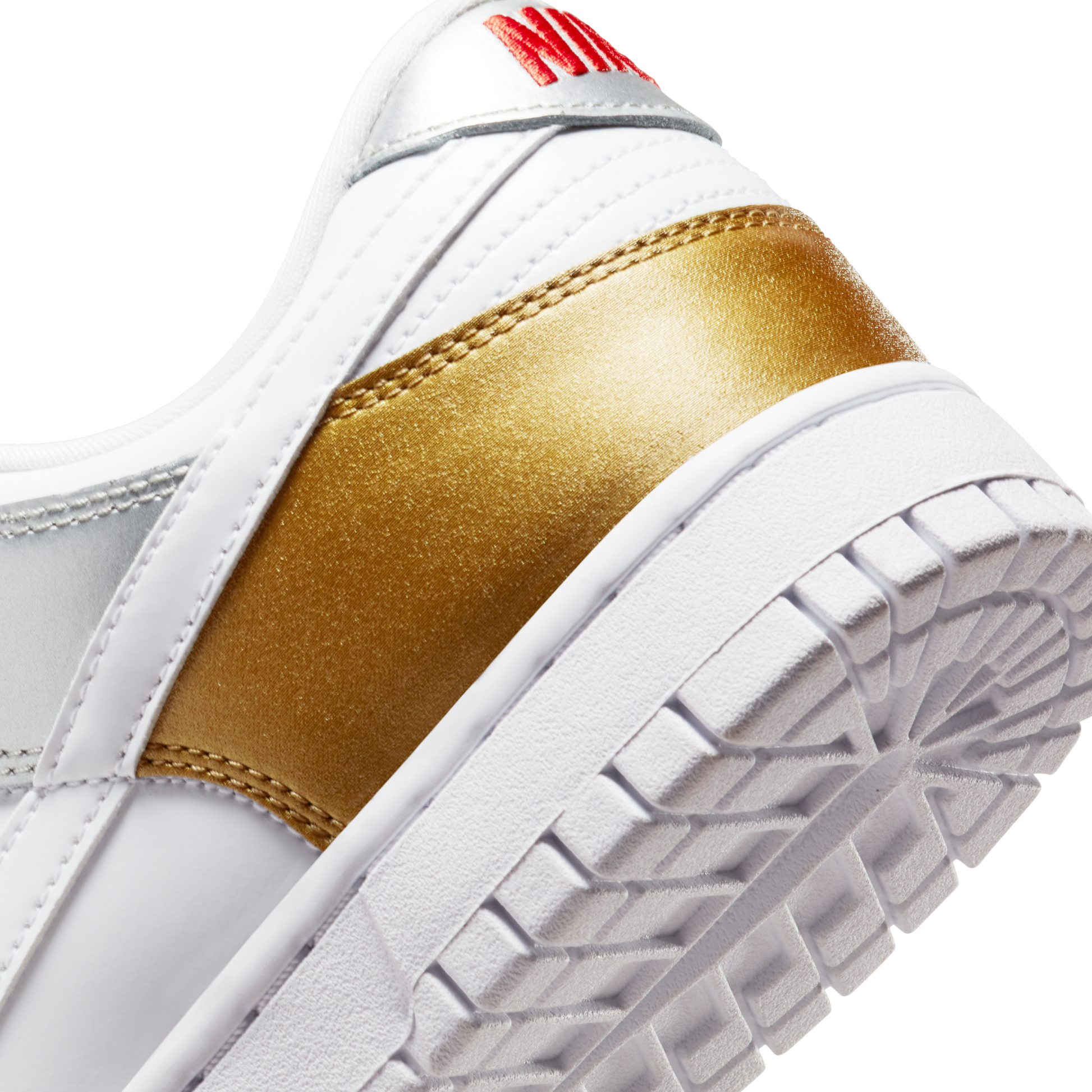 ( Women ) Nike Dunk Low SE 'White Metallic Gold Silver' DH4403-700