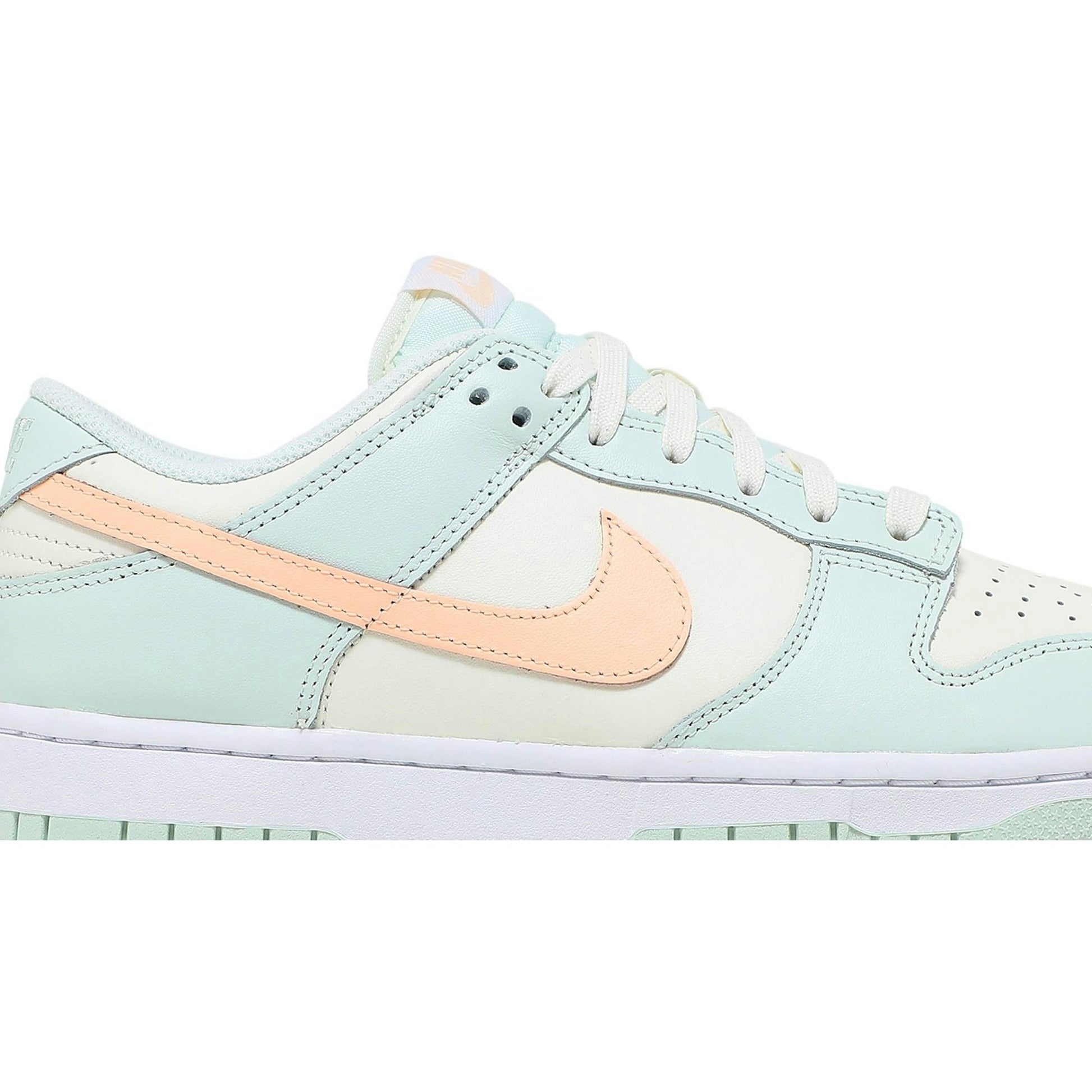( Women ) Nike Dunk Low 'Barely Green' DD1503-104