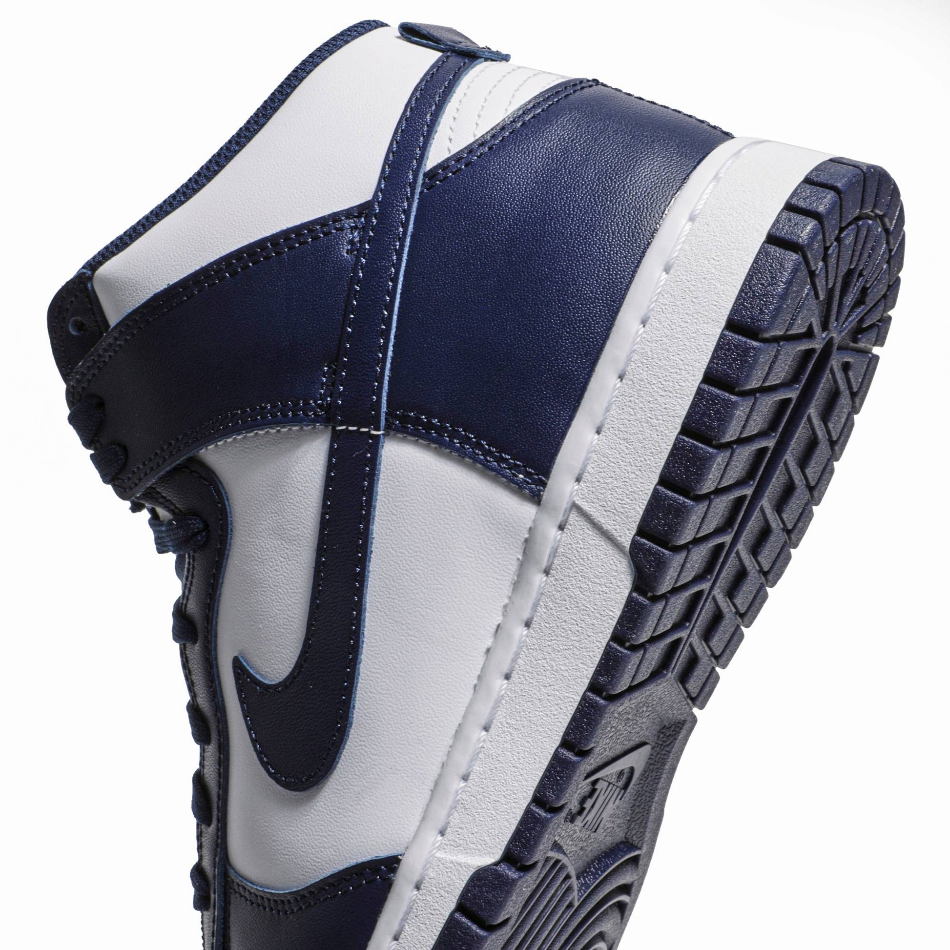 Nike Dunk High 'Midnight Navy' DD1399-104