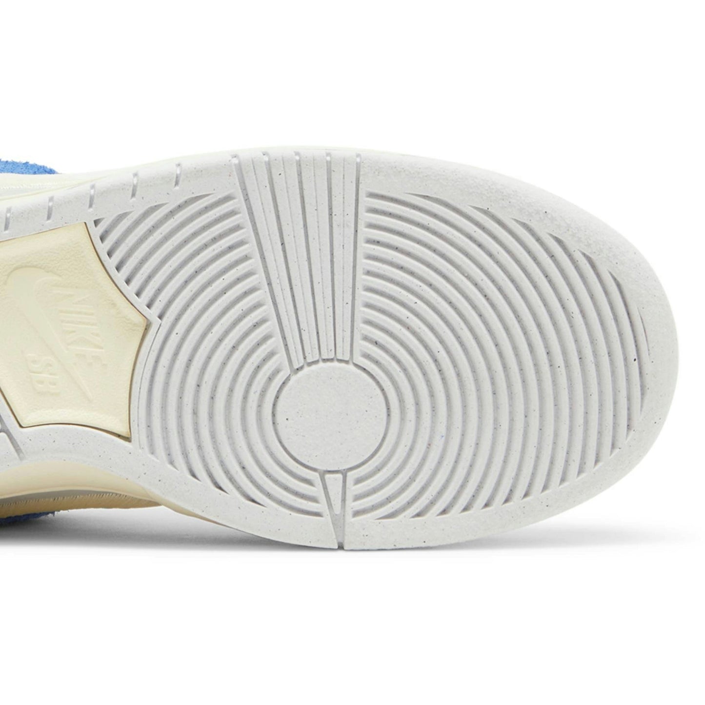 Fly Streetwear X Nike SB Dunk Low DQ5130-400