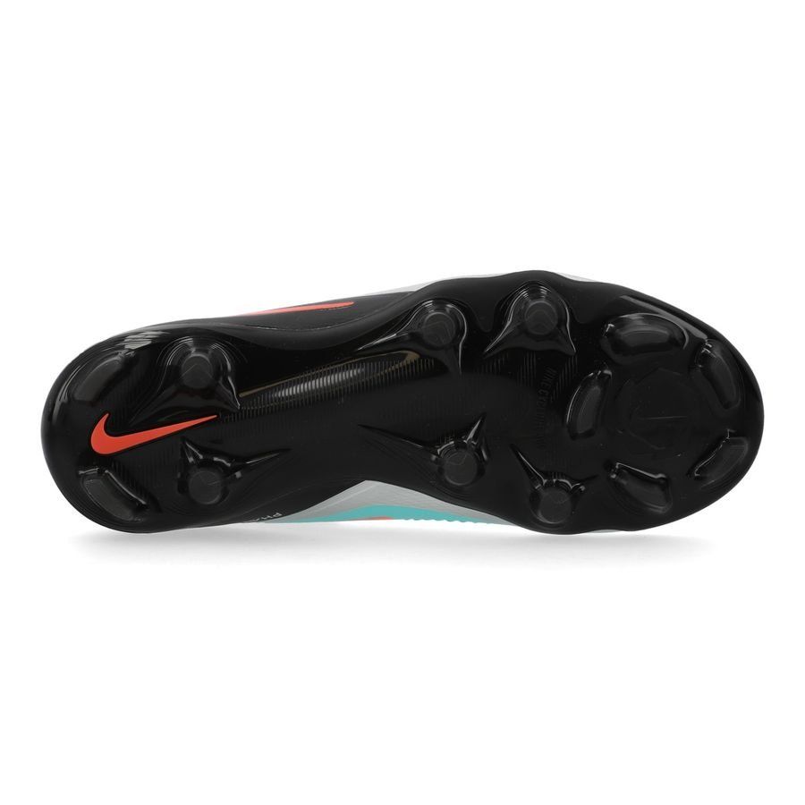Nike Phantom 6 Low Academy Turf football shoes
