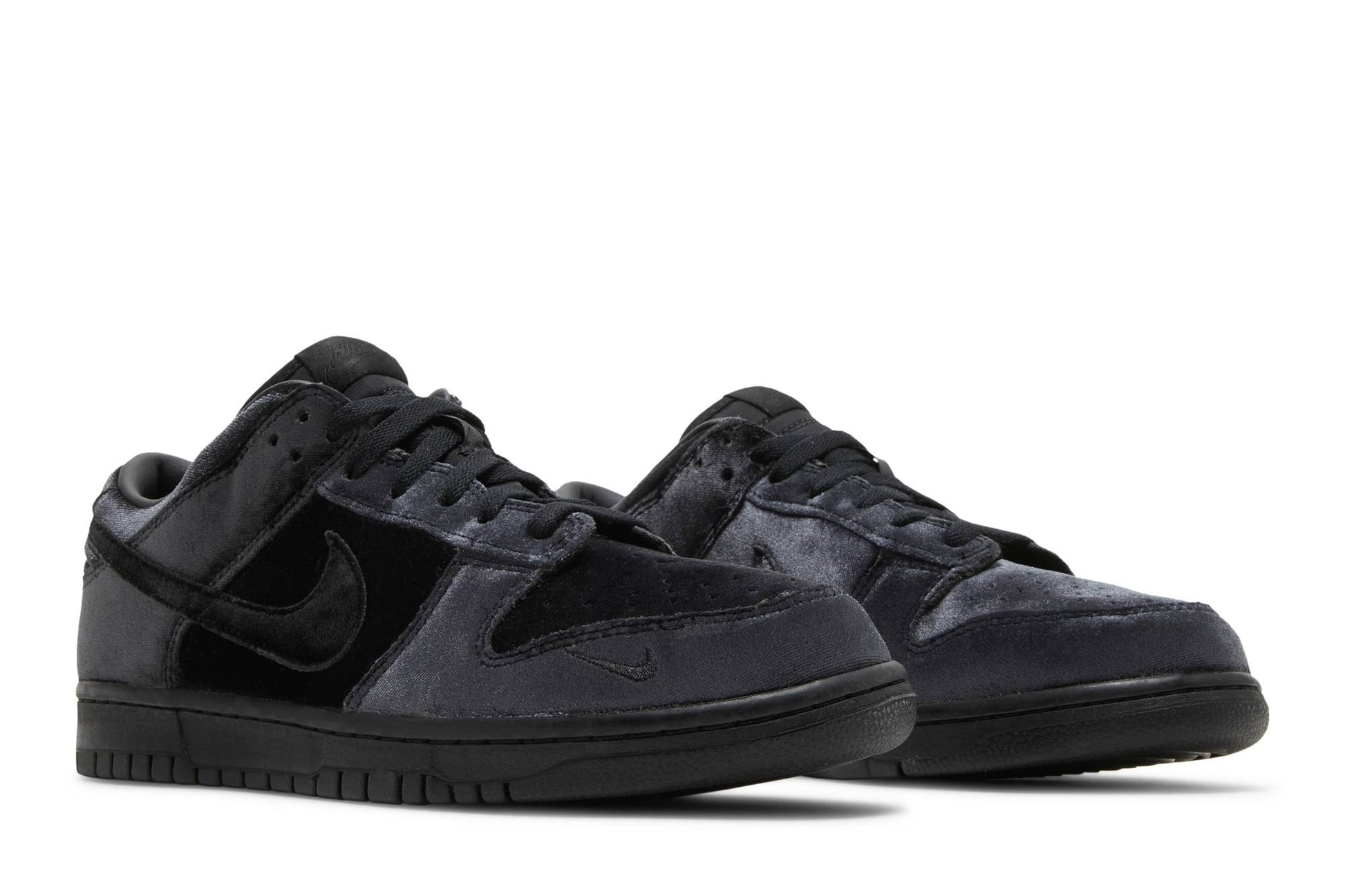 Dover Street Market X Nike Dunk Low 'Triple Black' DH2686-002