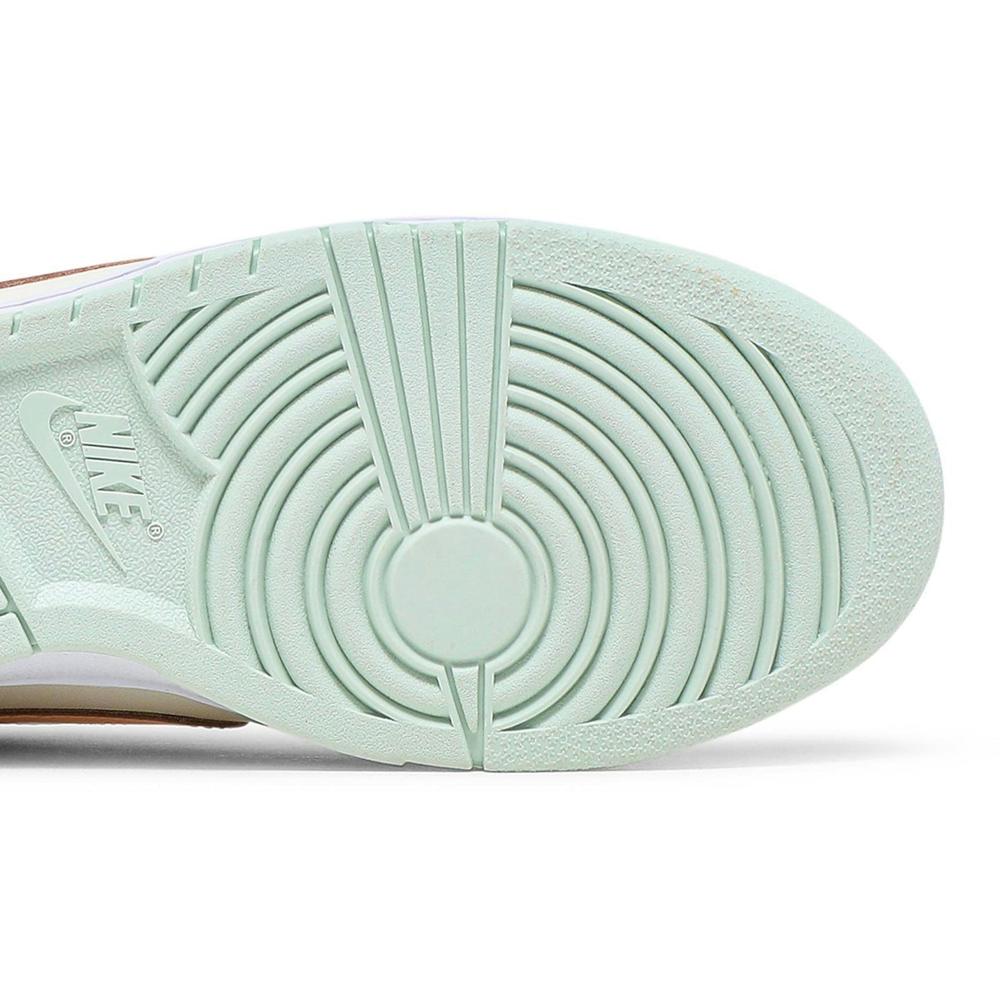 ( Women ) Nike Dunk Low 'Barely Green' DD1503-104