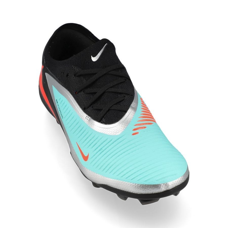 Nike Phantom 6 Low Academy Turf football shoes