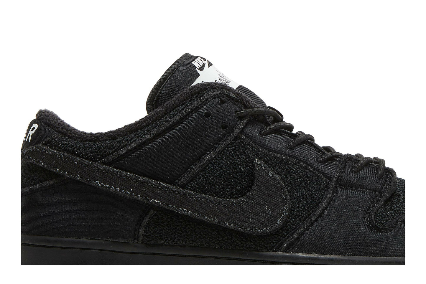 Gnarhunters X Nike SB Dunk Low DH7756-010