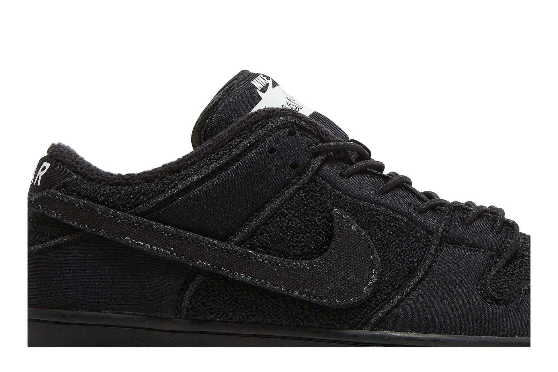 Gnarhunters X Nike SB Dunk Low DH7756-010