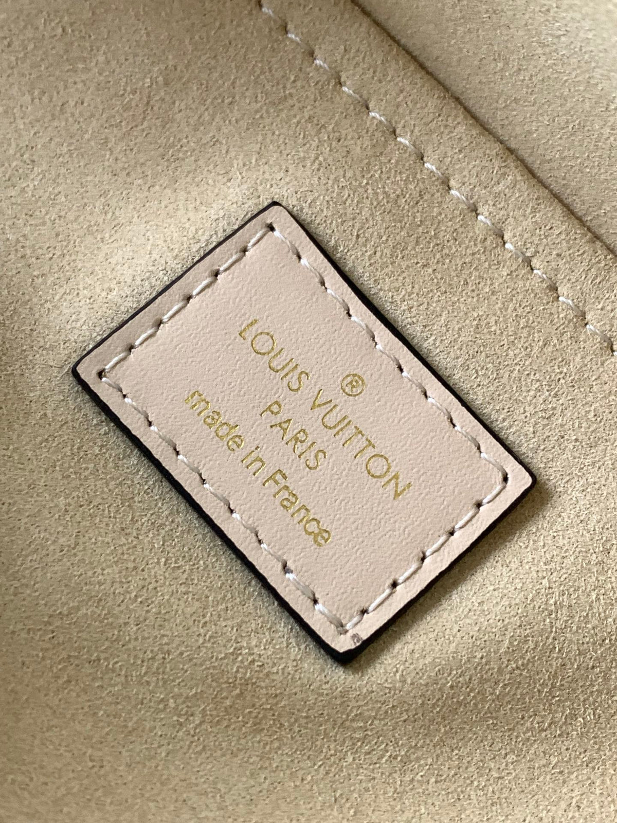 Louis Vuitton Speedy Bandoulière 20 Monogram Empreinte Leather Handbag - Beige