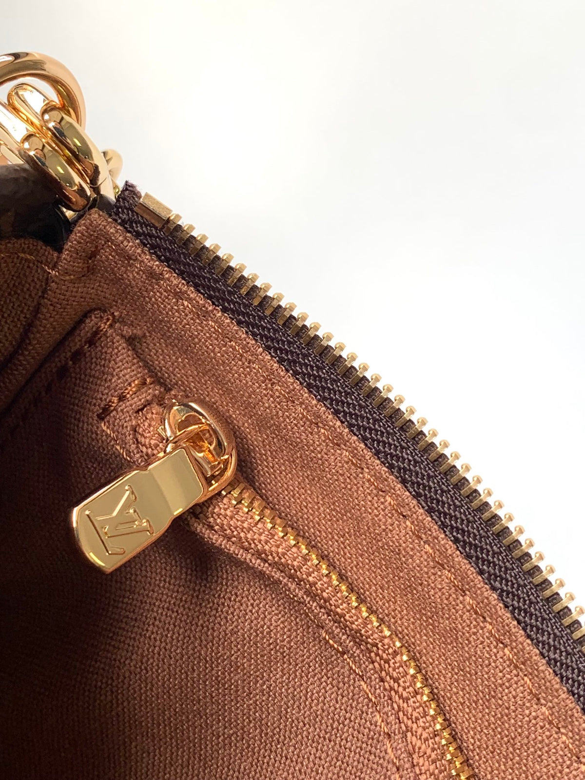 Louis Vuitton Monogram Pochette Accessoires Brown Canvas Bag
