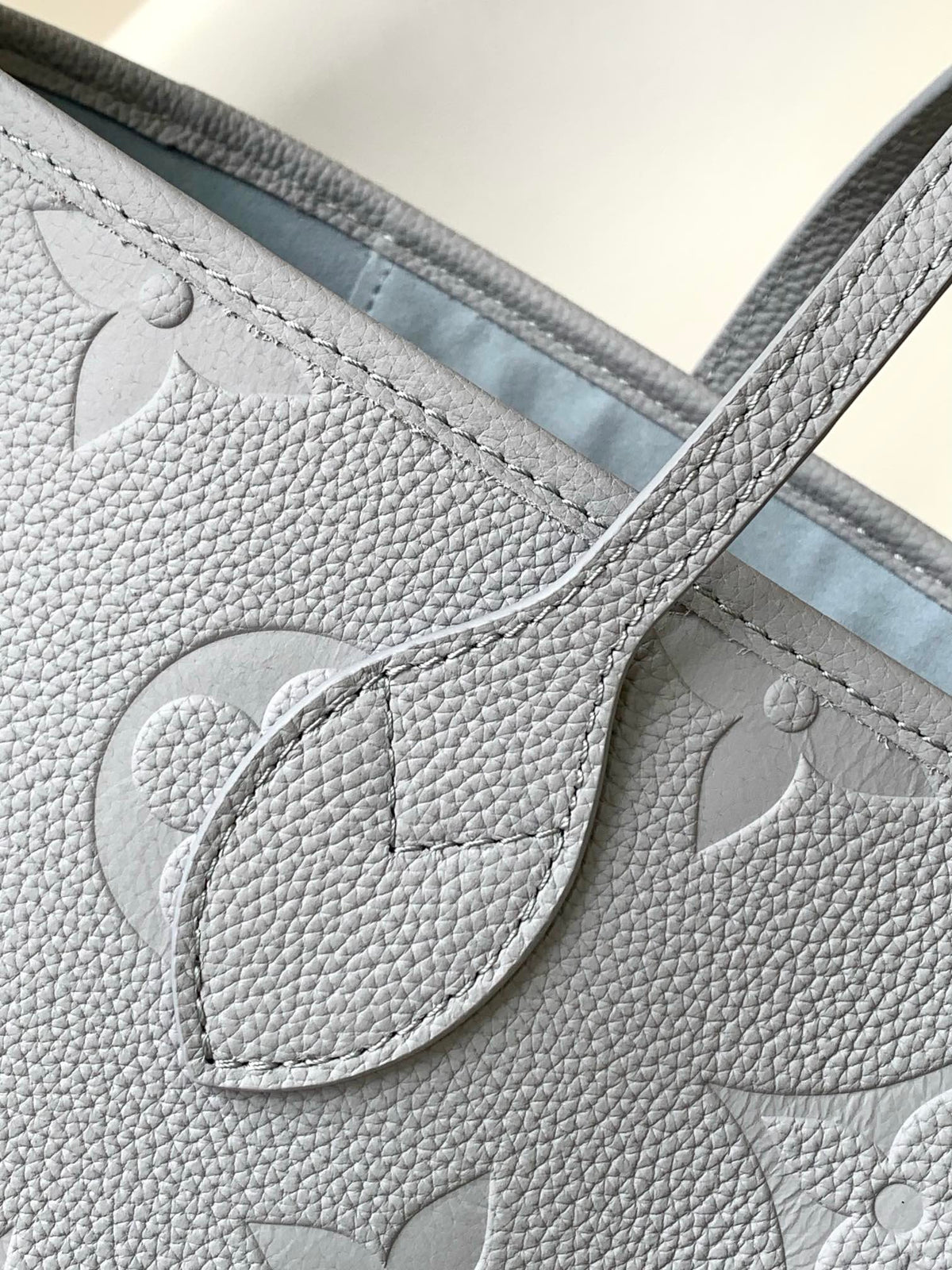 Louis Vuitton Neverfull MM Monogram Empreinte Leather Tote Bag - Light Blue